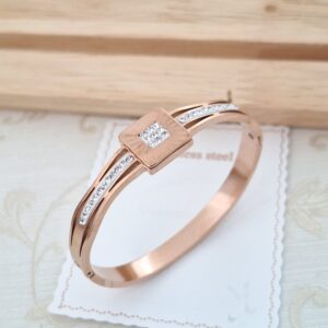 Rose Gold Square-Center Bracelet with CZ Accents – Anti-Tarnish Stainless Steel
